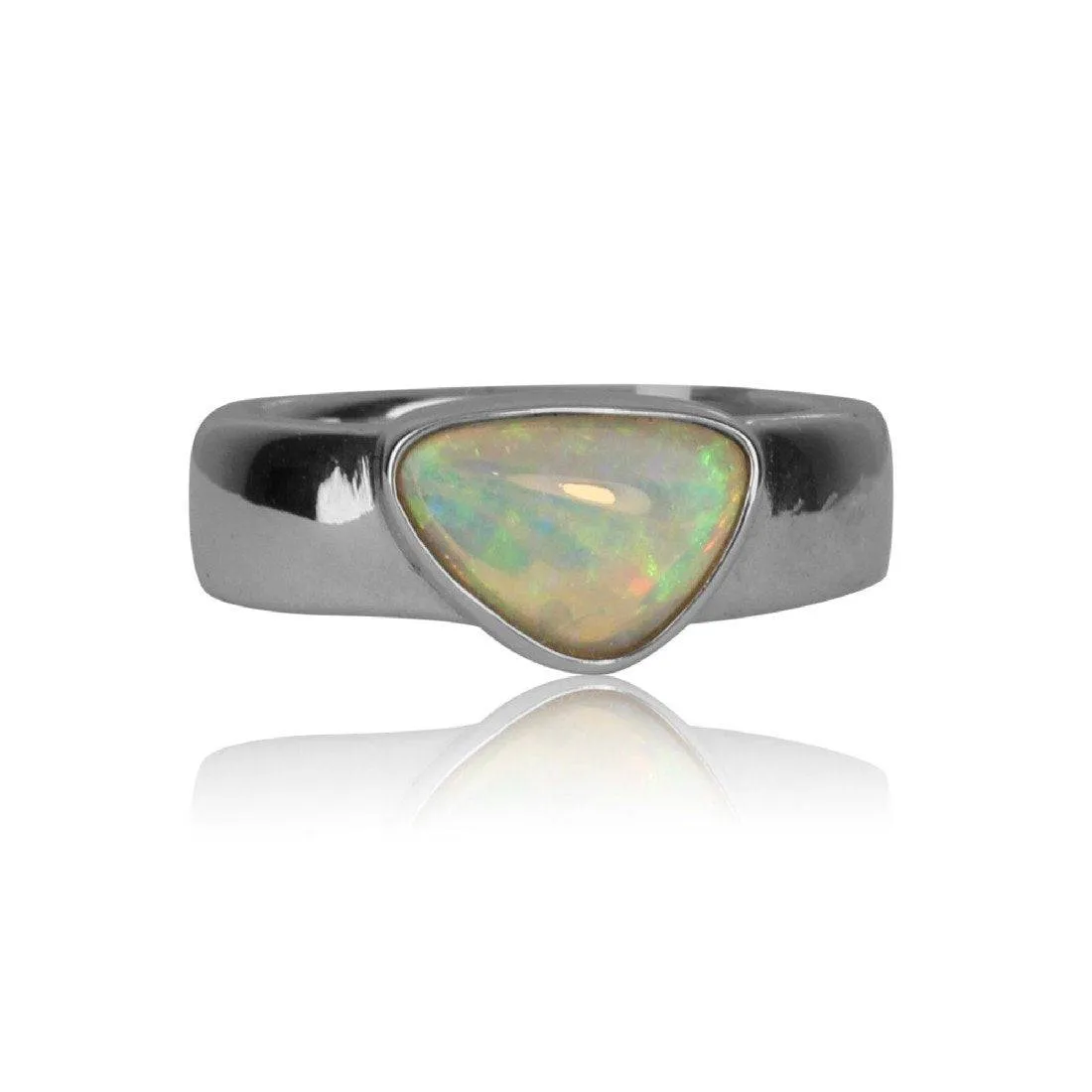 18kt White Gold Crystal Opal ring