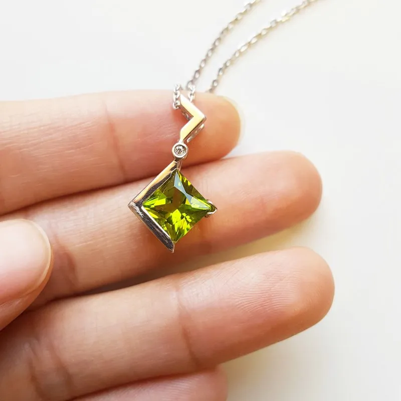 Arizona Peridot Gold Jewelry Zig Zag Pendant
