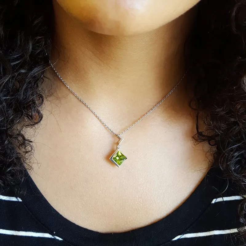 Arizona Peridot Gold Jewelry Zig Zag Pendant