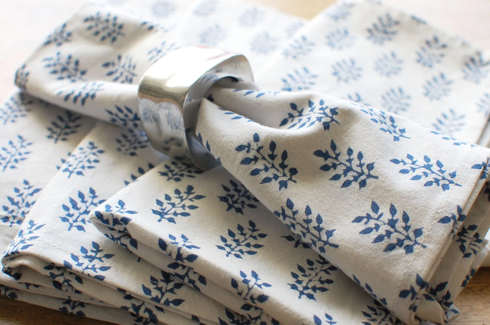 Dhara Napkins