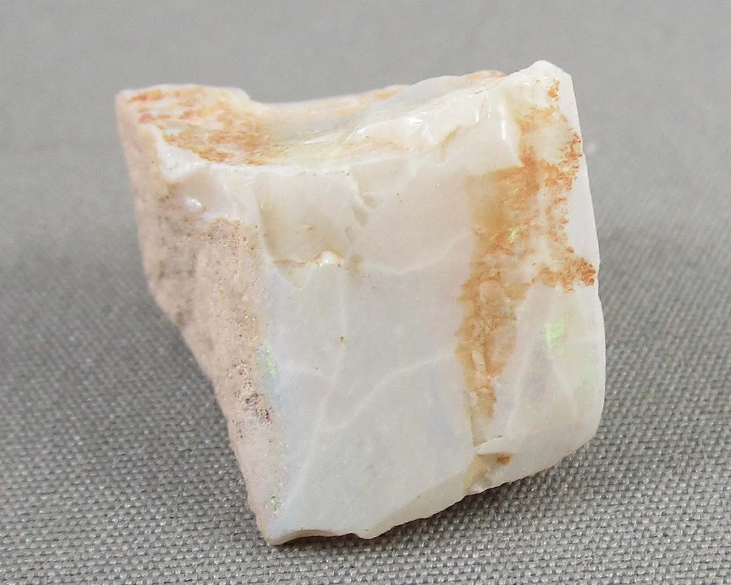 Flashy White Opal (Australia) 1pc B010-10