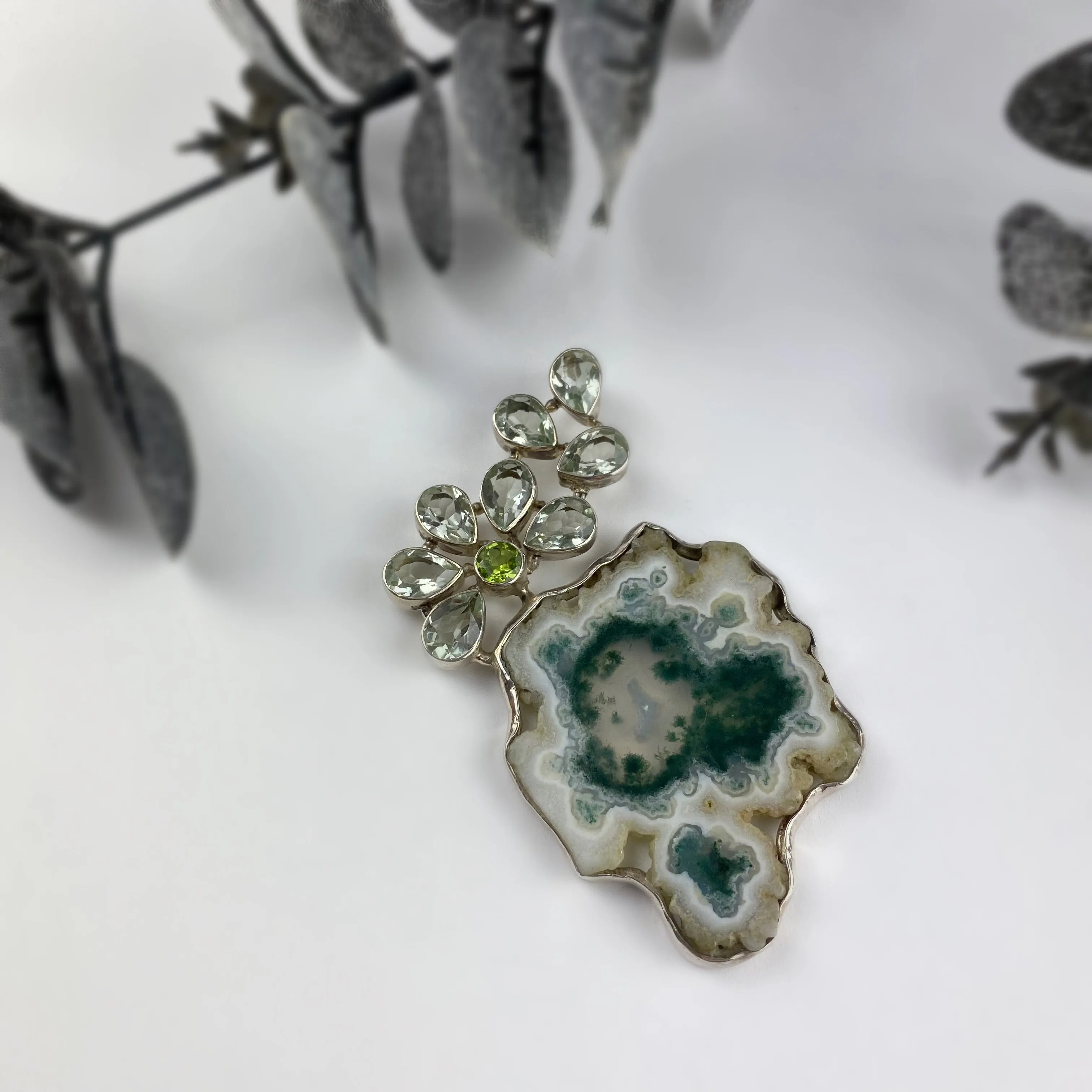 Floral Moss Pendant -VP434