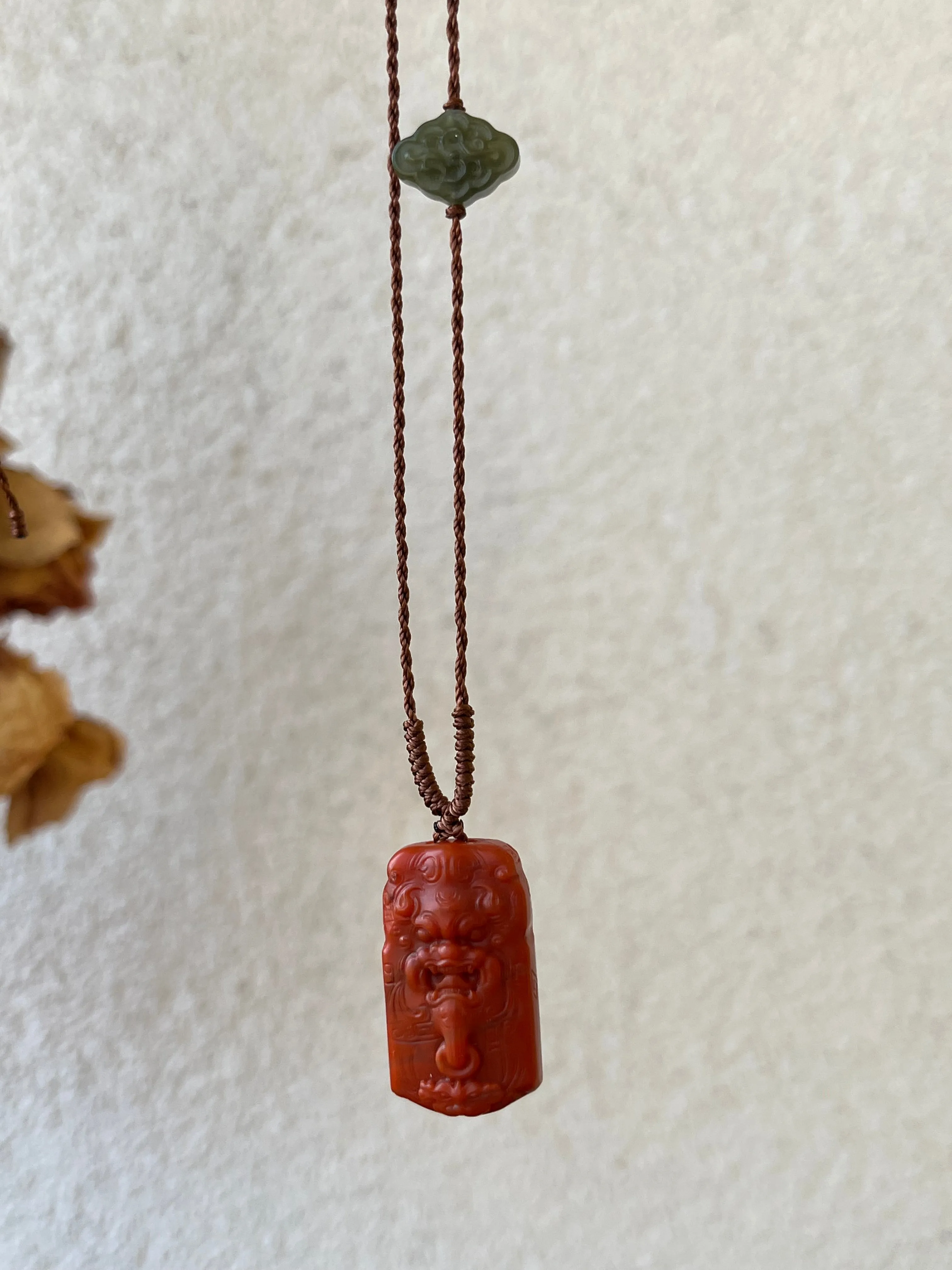 Handmade Necklace with a Hand Carved Nanhong Agate Beast Face Pendant, 手工精雕南红兽面