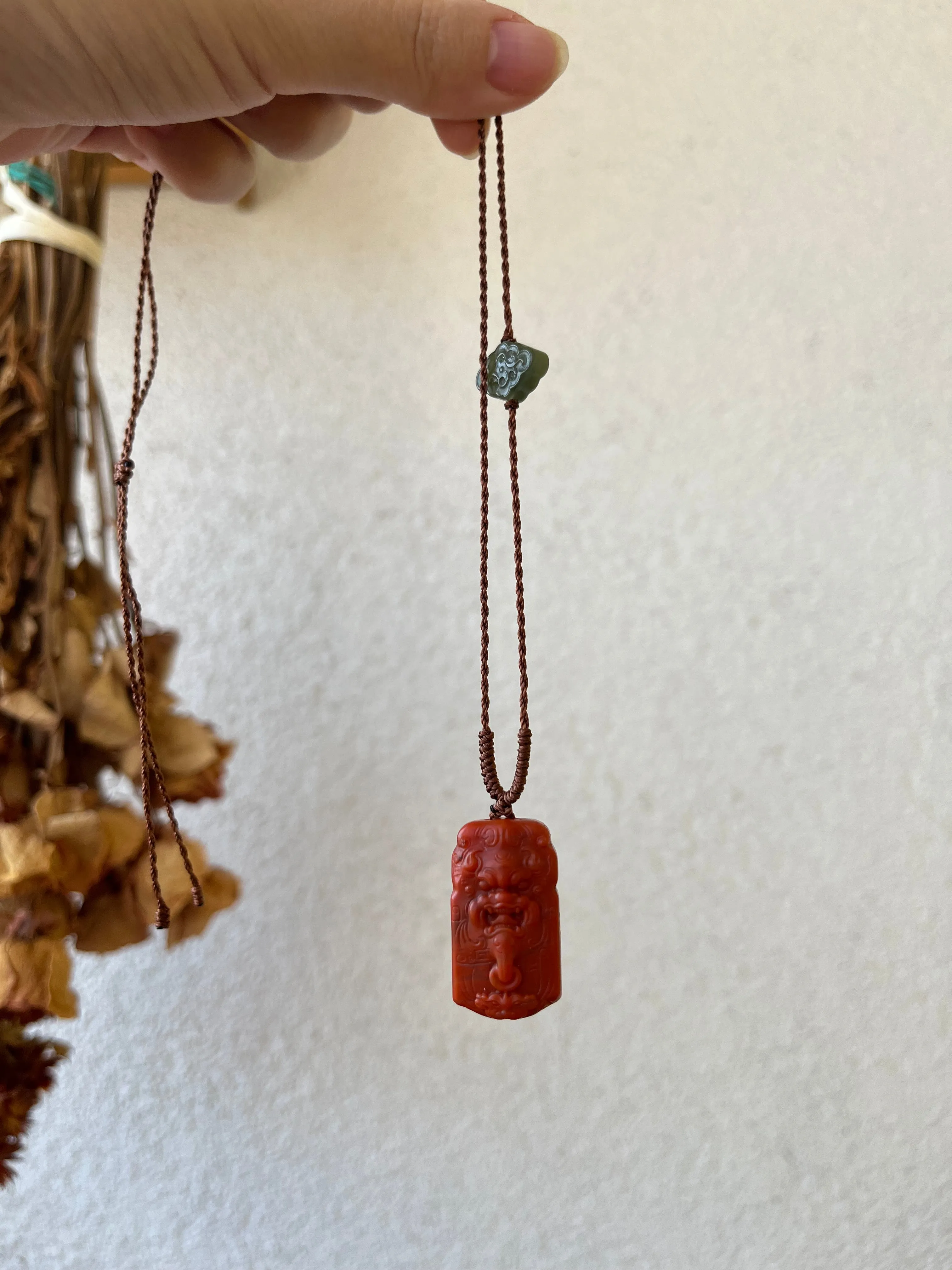 Handmade Necklace with a Hand Carved Nanhong Agate Beast Face Pendant, 手工精雕南红兽面