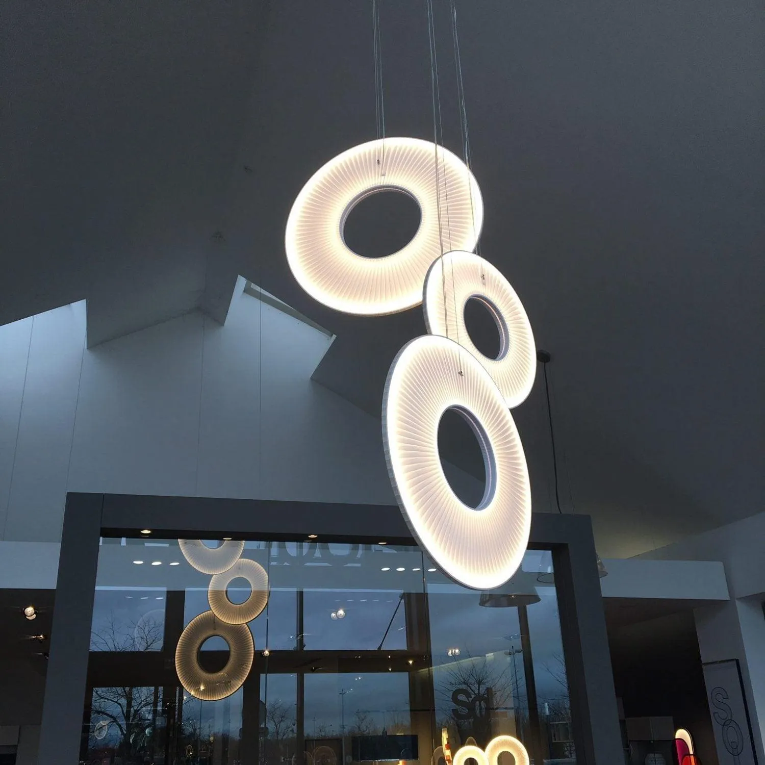 Iris Pendant Lamp