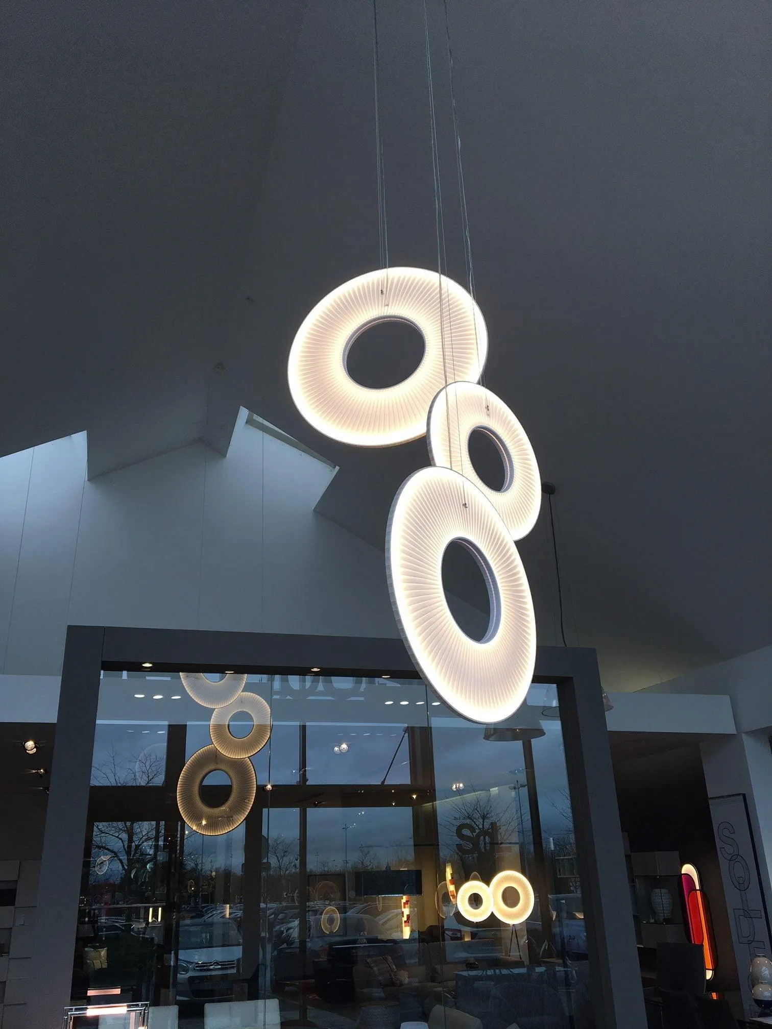 Iris Pendant Lamp