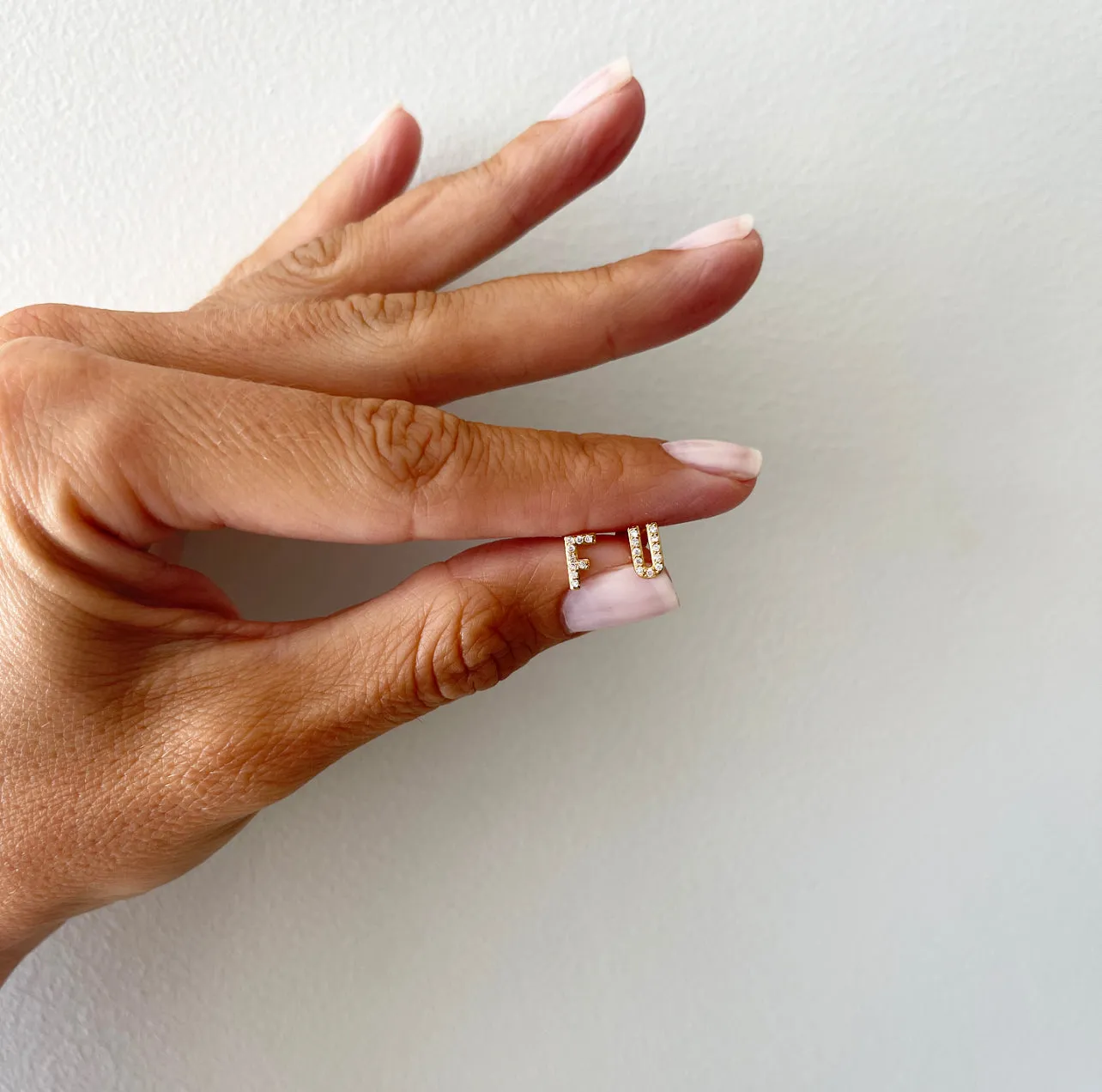 LETTER PAVE STUD - I