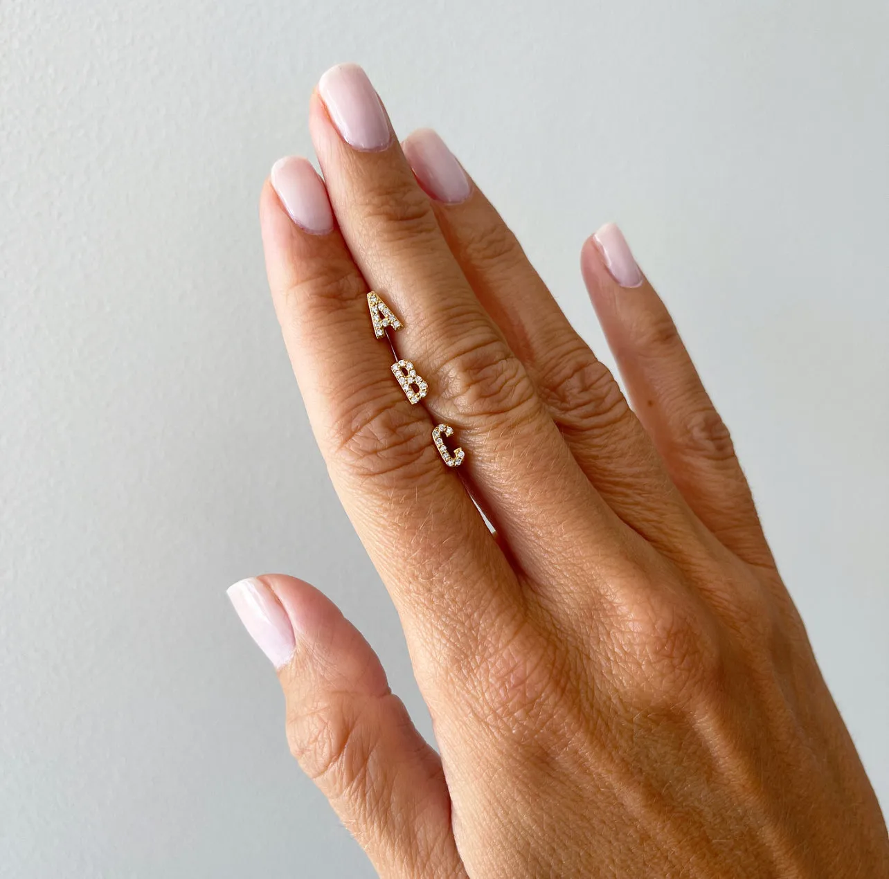 LETTER PAVE STUD - I