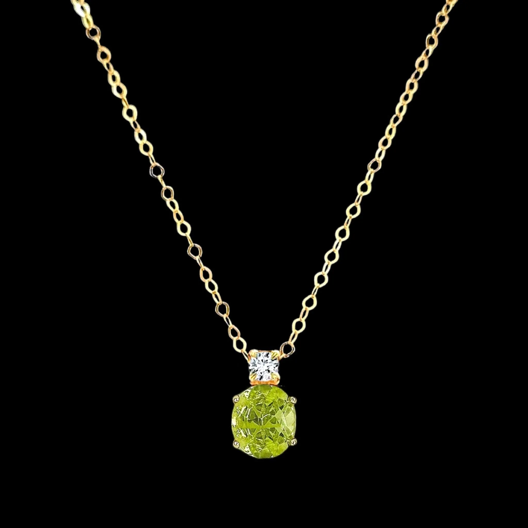 #LVNA2024 | Green Peridot Diamond Necklace 18” 18kt