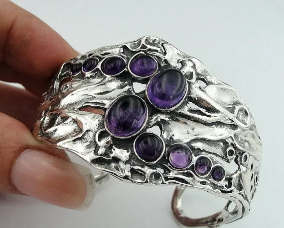 Silver bracelet with Amethyst
